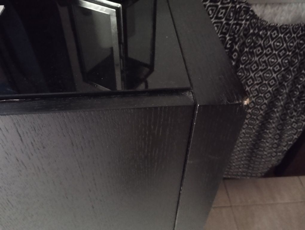 Aparador em preto para sala