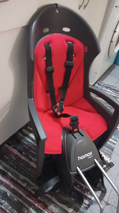 Cadeirinha de bicicleta incluso o capacete em ótimo estado de uso
