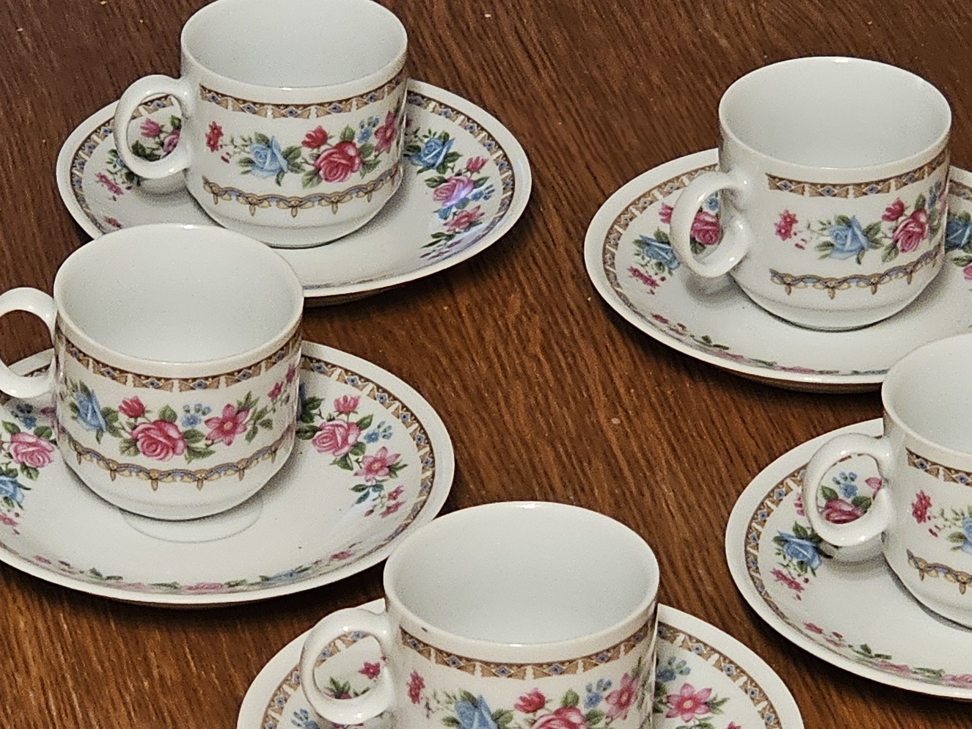 Filiżanki z talerzykami 5szt mini porcelanowe na espresso PRL lata 80