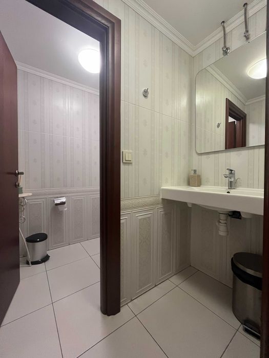 Оренда ФАСАДНОГО  приміщення 140 м., окремий вхід, Саксаганського13/42