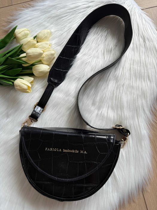 Torebka skórzana fabiola Freya S Czarny skóra z połyskiem listonoszka