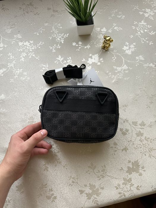 Сумка Air Jordan Monogram Crossbody | Nike, найк, джордан месенджер