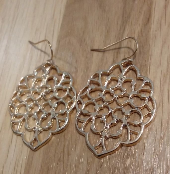 Kolczyki złote w stylu boho