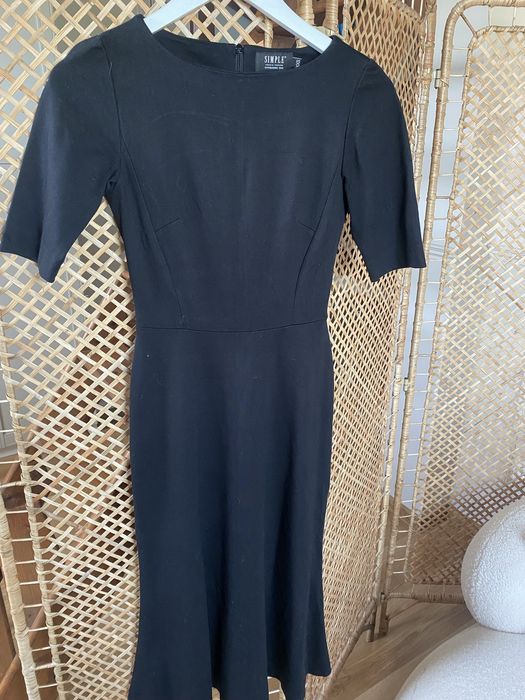 Czarna sukienka Simple