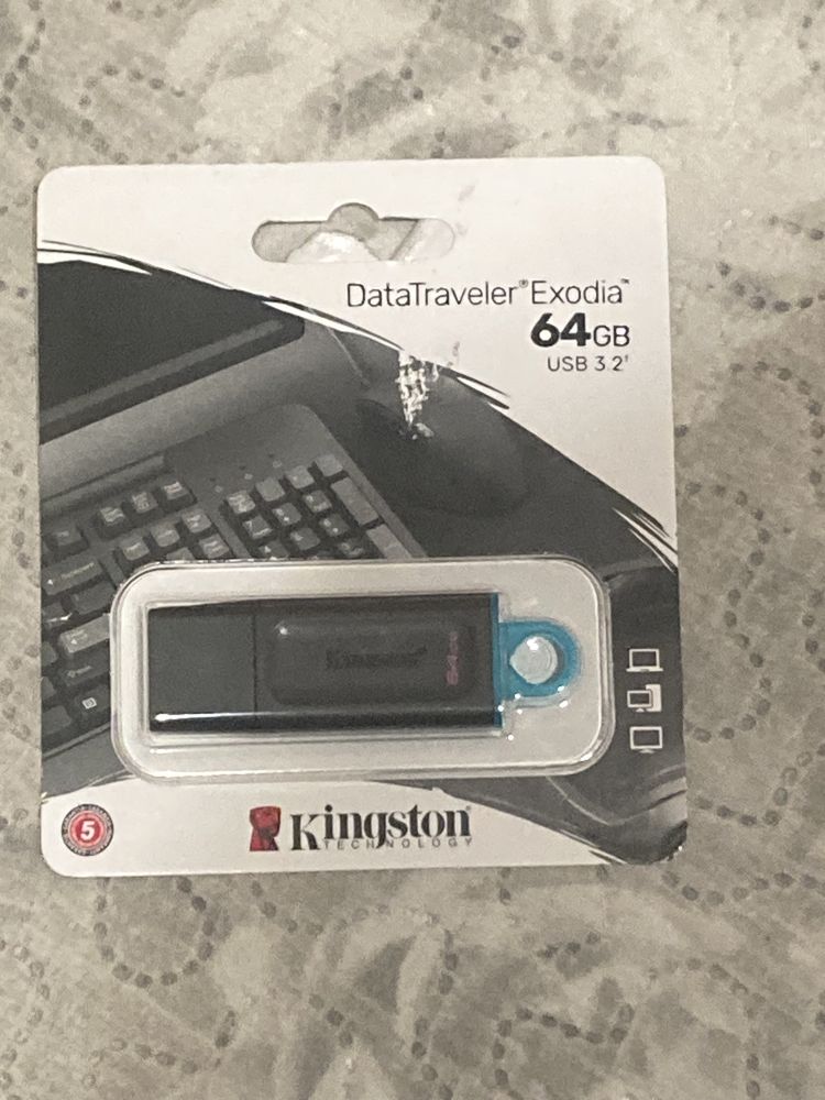 Флеш накопитель Kingston 64 Gb