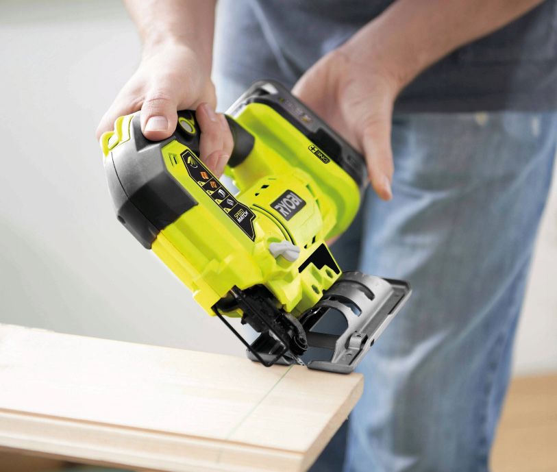 RYOBI Wyrzynarka Przecinarka Piła do Drewna Akumulatorowa Bez Aku