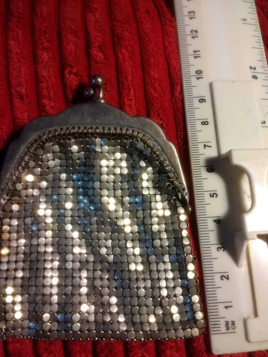 Porta moedas antigo em metal
