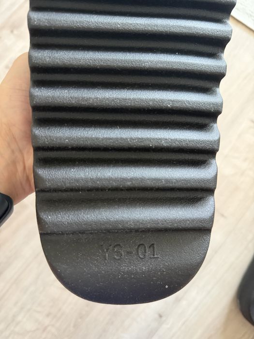 Klapki Yeezy slide 14