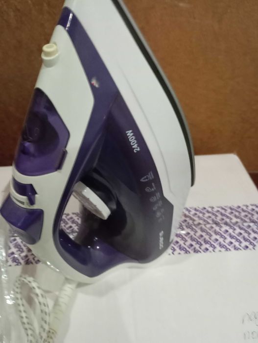 Продам утюг Polaris