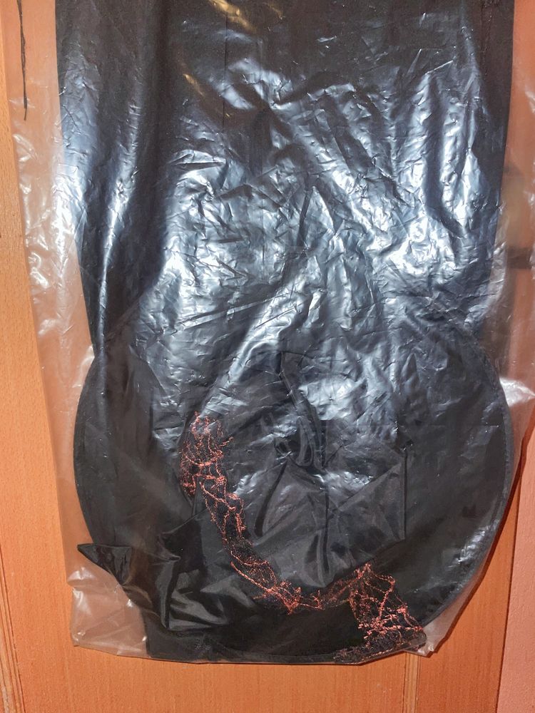 Fantasia de Bruxa completo, ainda embalado: carnaval ou Halloween