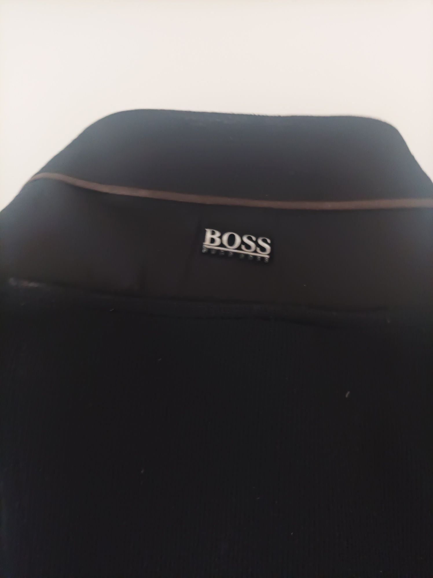 Sprzedam bluzę kurtkęHUGO  BOSS