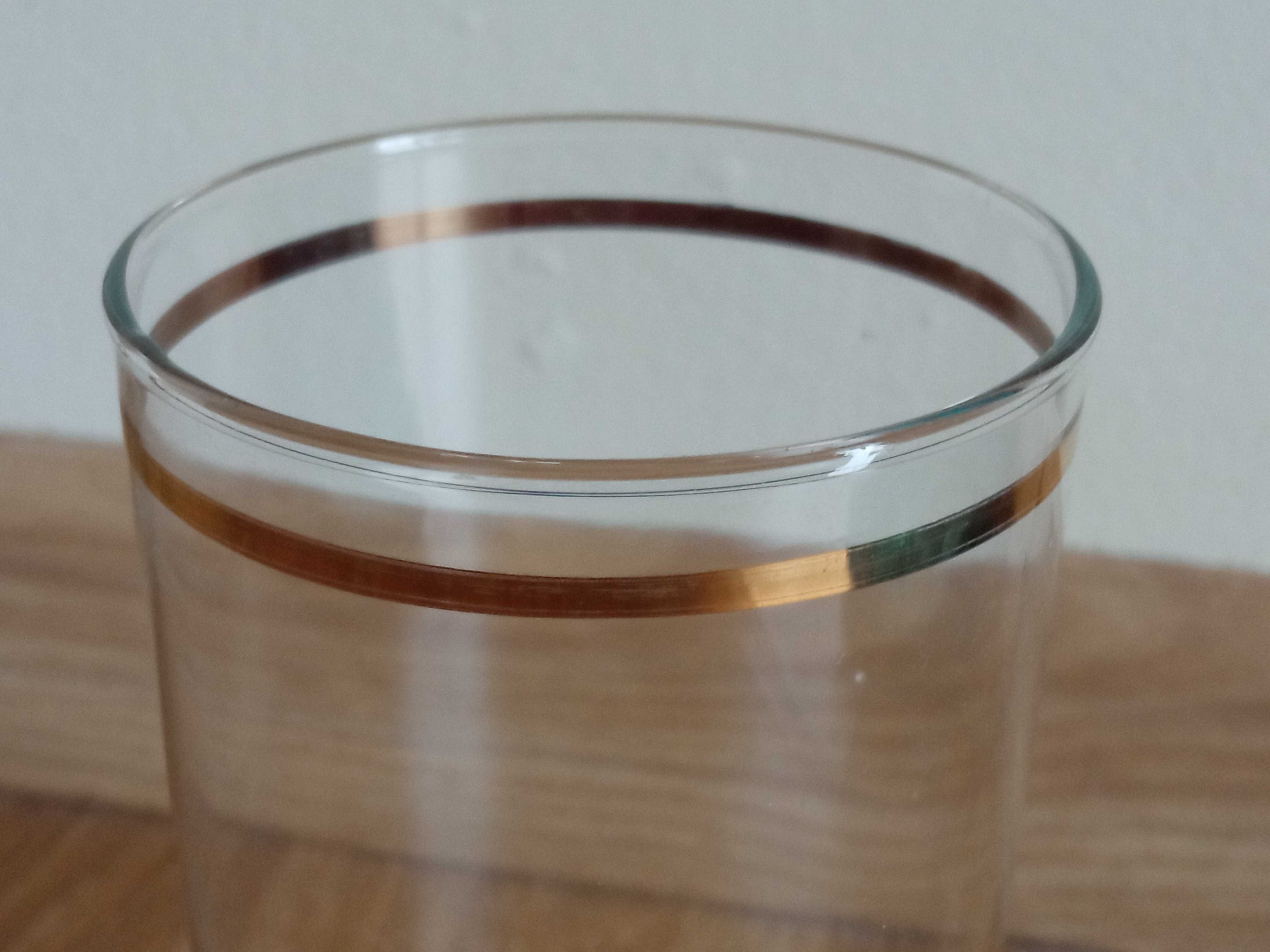 Wysoka szklanka 300 ml 16 cm ze złotą obwódką ze złotym paskiem