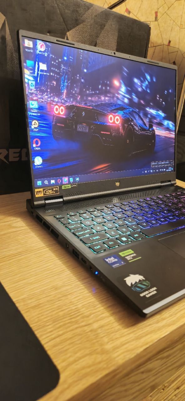 Acer Predator Helios Neo 14 PHN14-51-797W