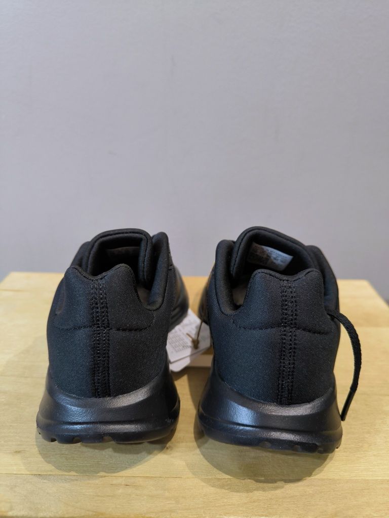 Lekkie buty Adidas 30 Tensaur Run 2.0 K GZ3426 czarne chłopięce wiosna