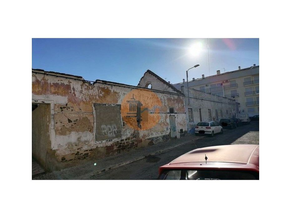 predio ruina para construção de edificio em vrsa