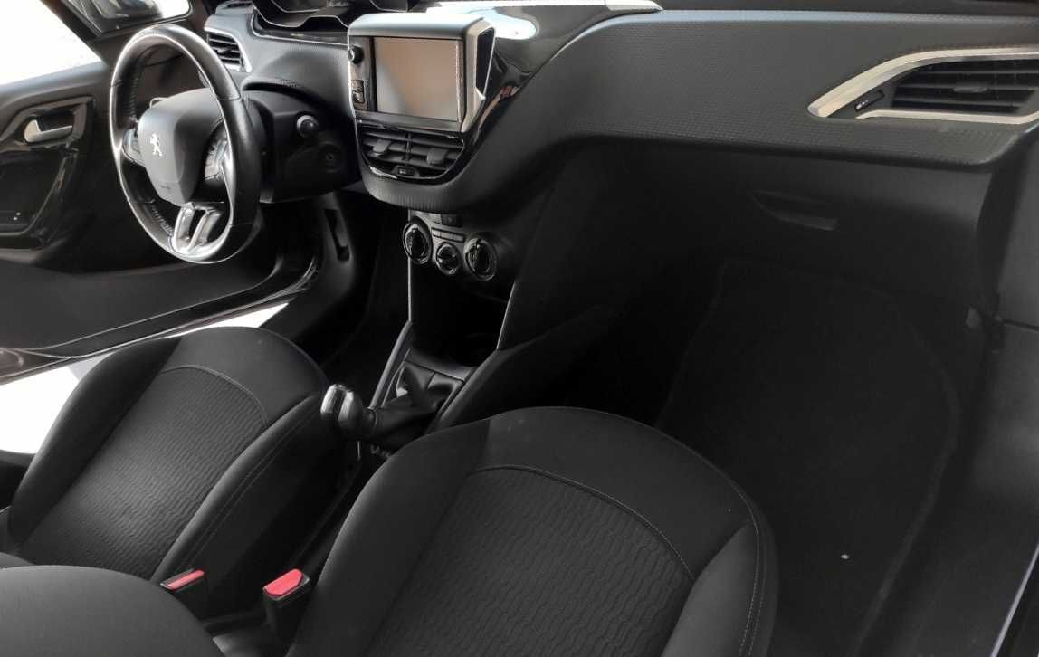 Peugeot 208 1.6HDI Style