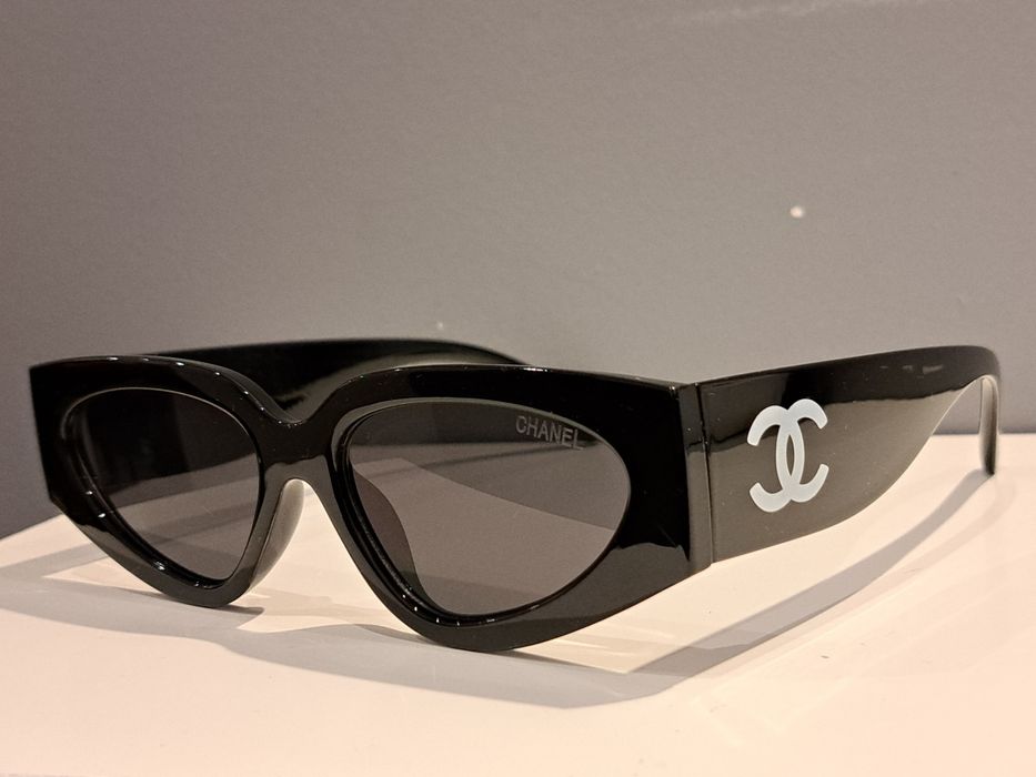 CHANEL czarne nowe damskie okulary przeciwsłoneczne logo