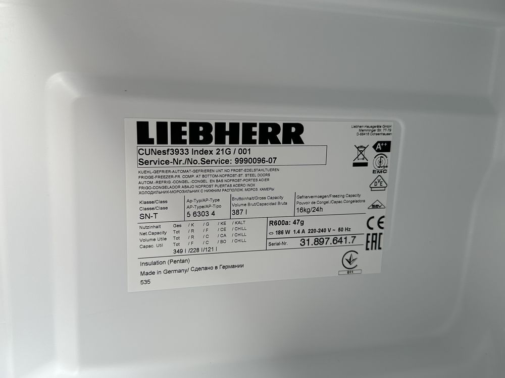 Ідеальний Холодильник Liebherr CUNesf3933/2м