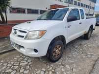 Toyota Hilux D-4D 2.5 4x4 - pick-up | 3 lugares 2 portas