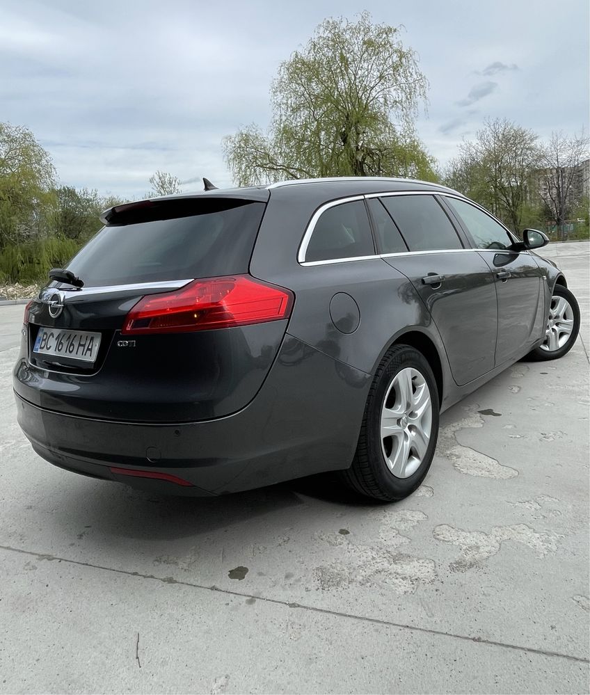 Opel Insignia 2.0 дизель Автомат