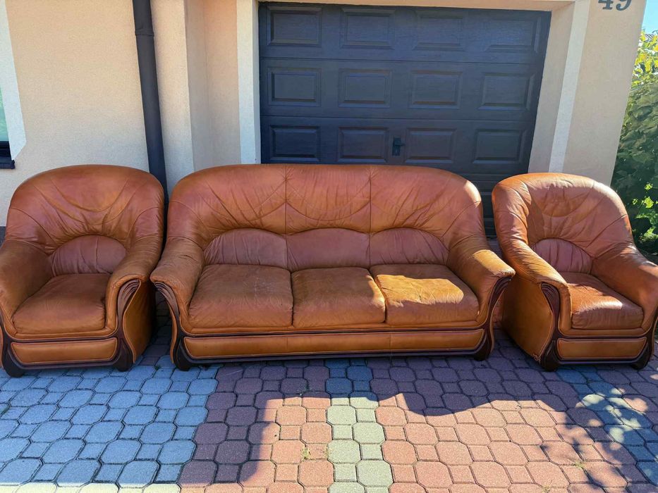 Skórzana sofa z funckją spania i dwa fotele