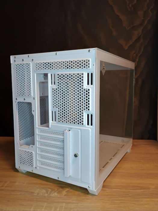 Компьютерный корпус MSI