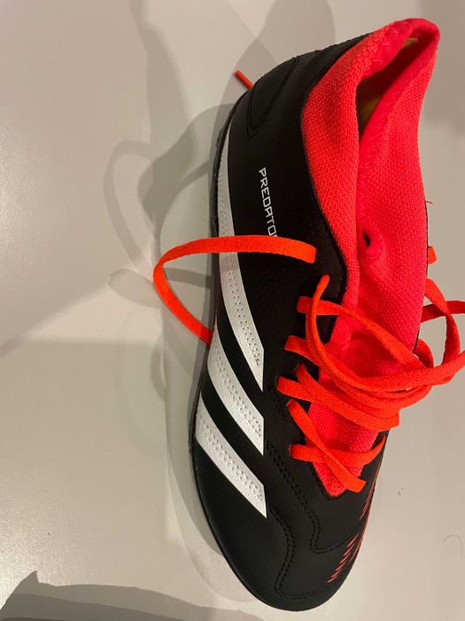 Chuteiras Adidas Predator Club Sock TF - Novas