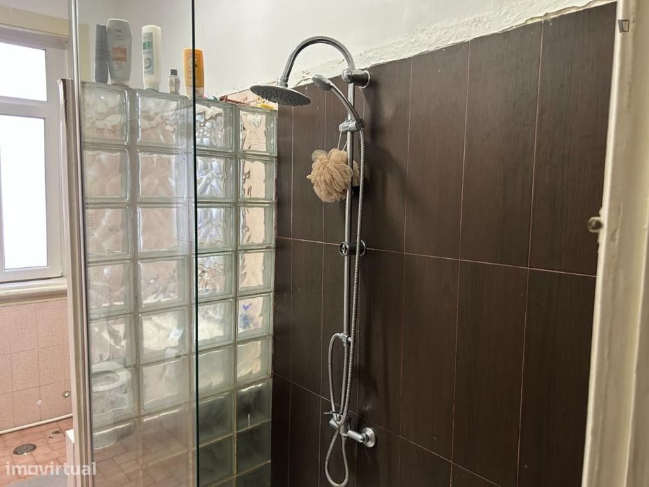 Quarto - localizado em Alameda Lisbon