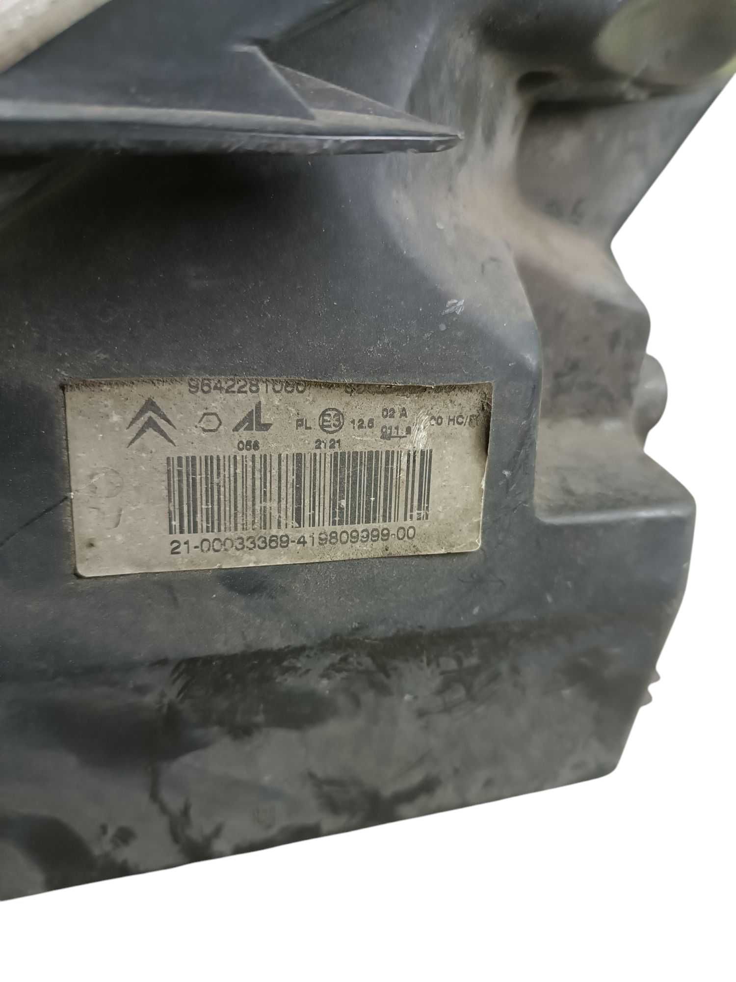 Lampa Reflektor Prawy Przód Prawa Przednia Citroen C2 Ułamane Ucho