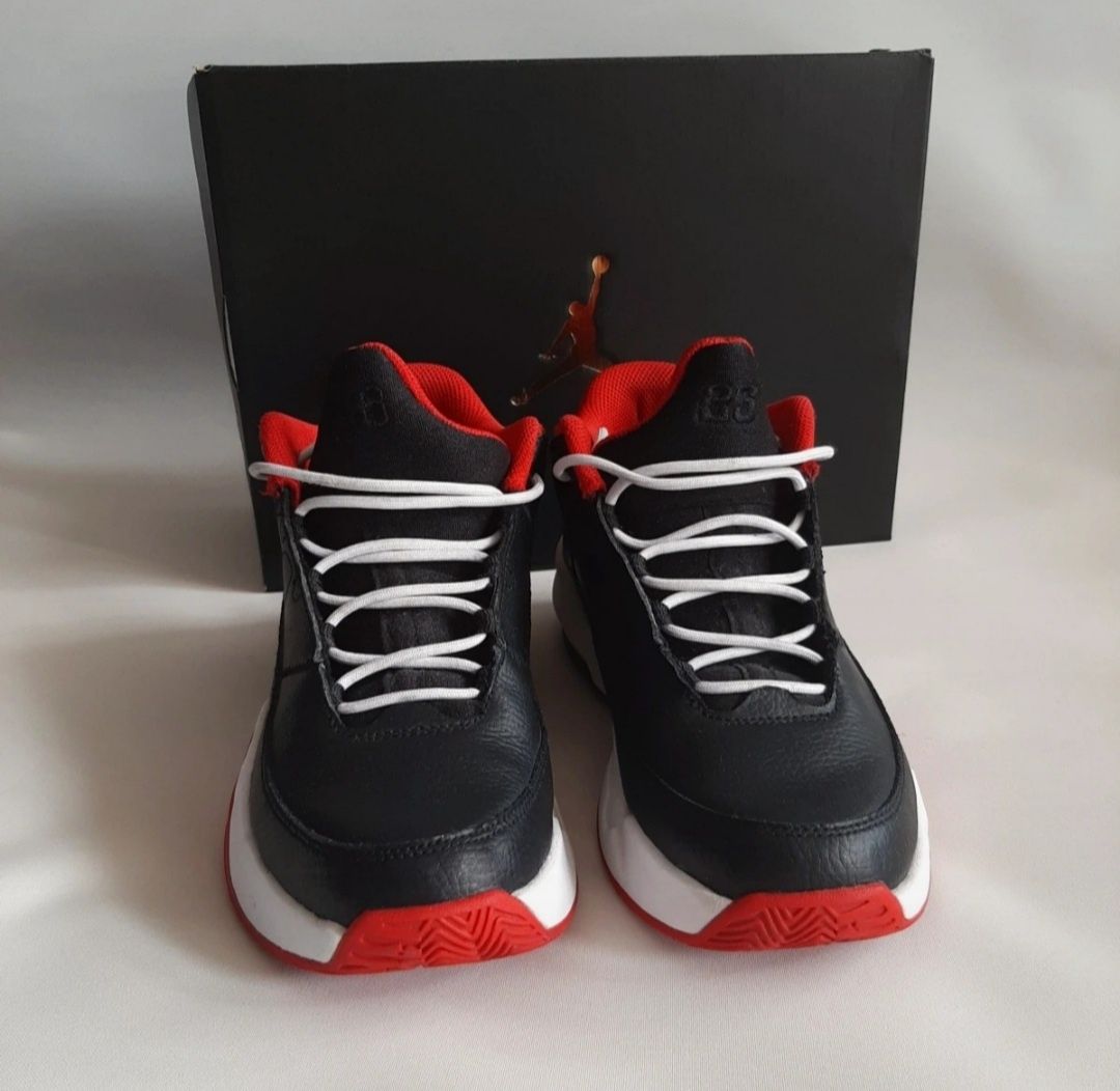 Nike Jordan Max Aura 3