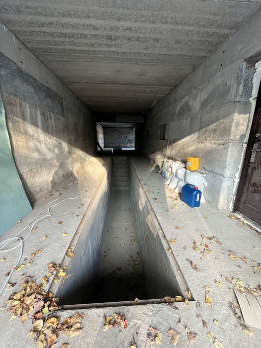 Оренда гаража Виставка 200 грн за кв. метр