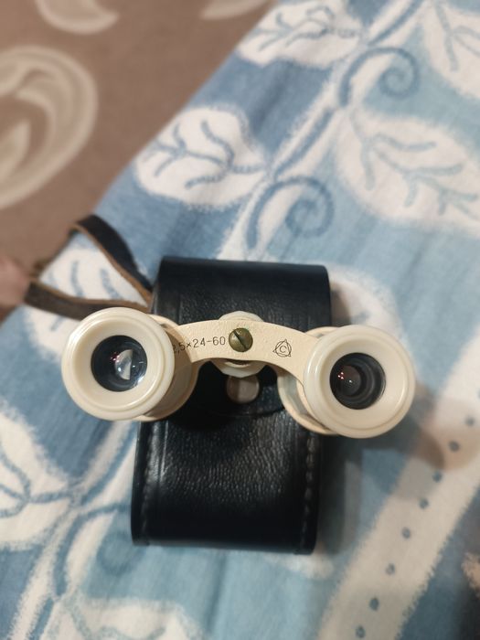 Бінокль театральний оперний