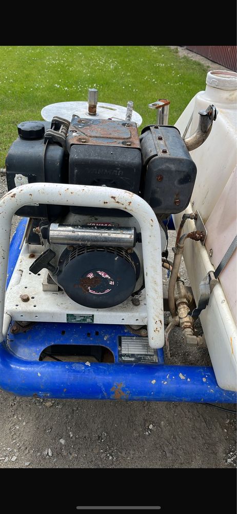 Myjka mobilna Brendon Bowsers B1000 Diesel na przyczpie karcher