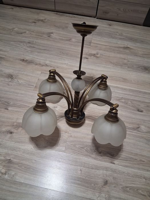 Żyrandol Lampa wisząca z 4 kloszami i 4 żarówkami