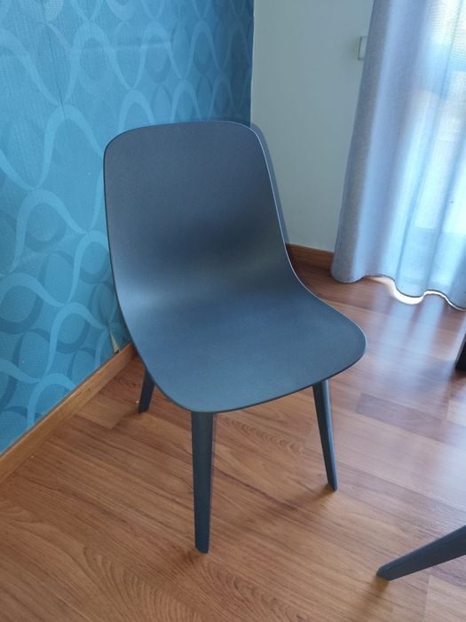 Vendo mesa de jantar + 4 cadeiras