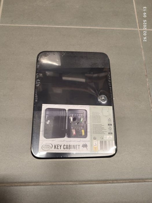 Nowa czarna metalowa szafka organizer na klucze