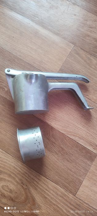 Соковижималка ручна