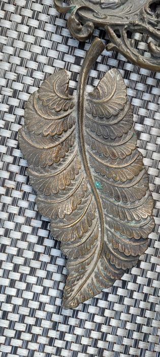 Liść mosiężny...