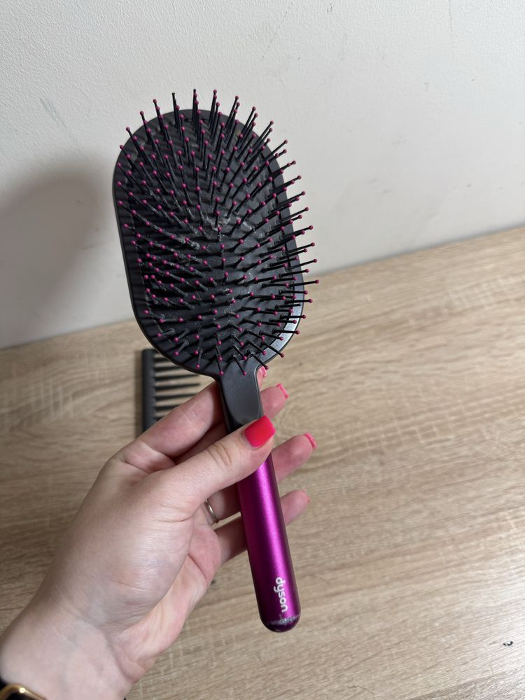 Комплект расчесок Dyson оригинал в цвете фуксия массажная щетка и греб