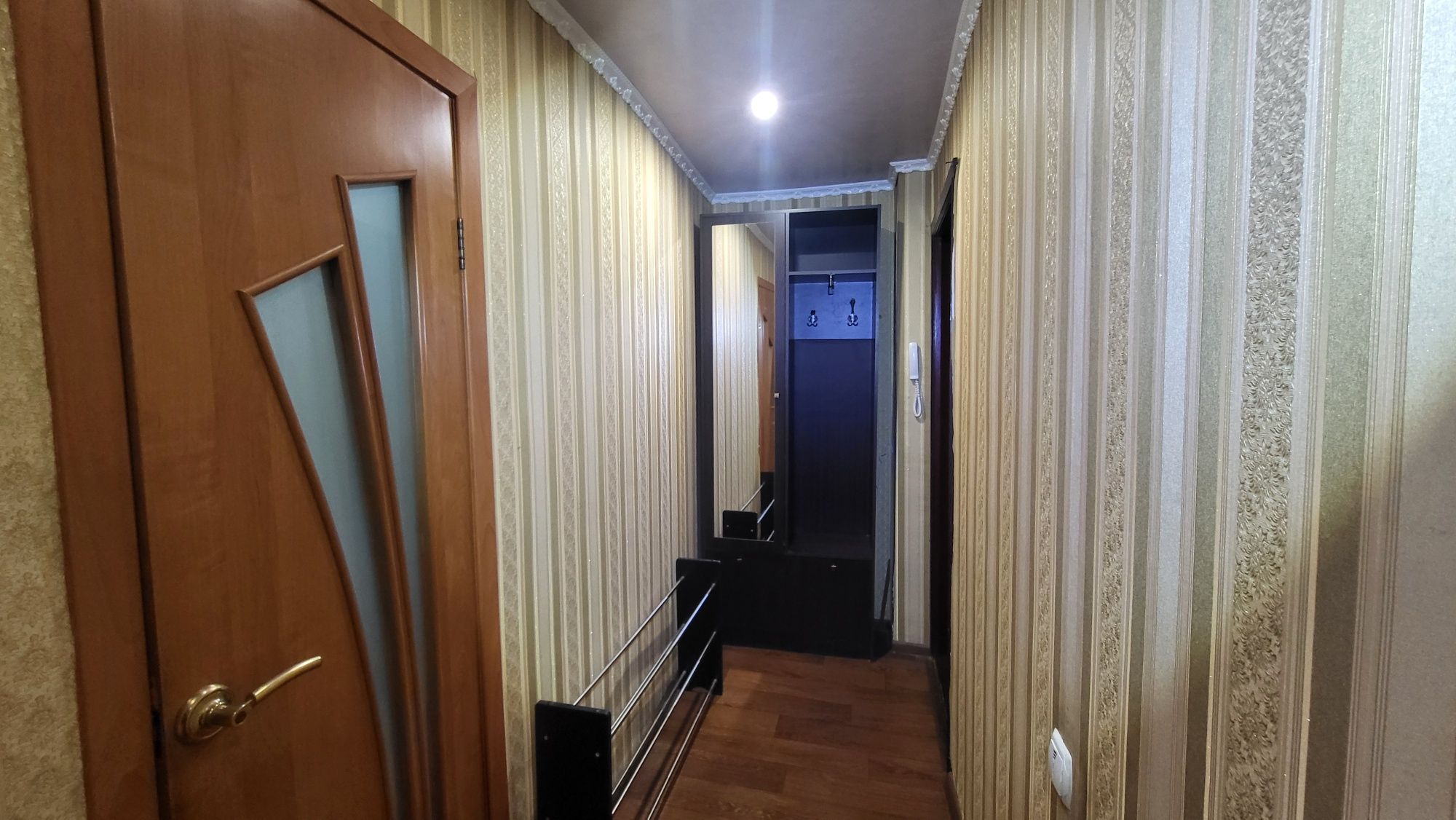 Продам 2-кімнатну квартиру в центі міста