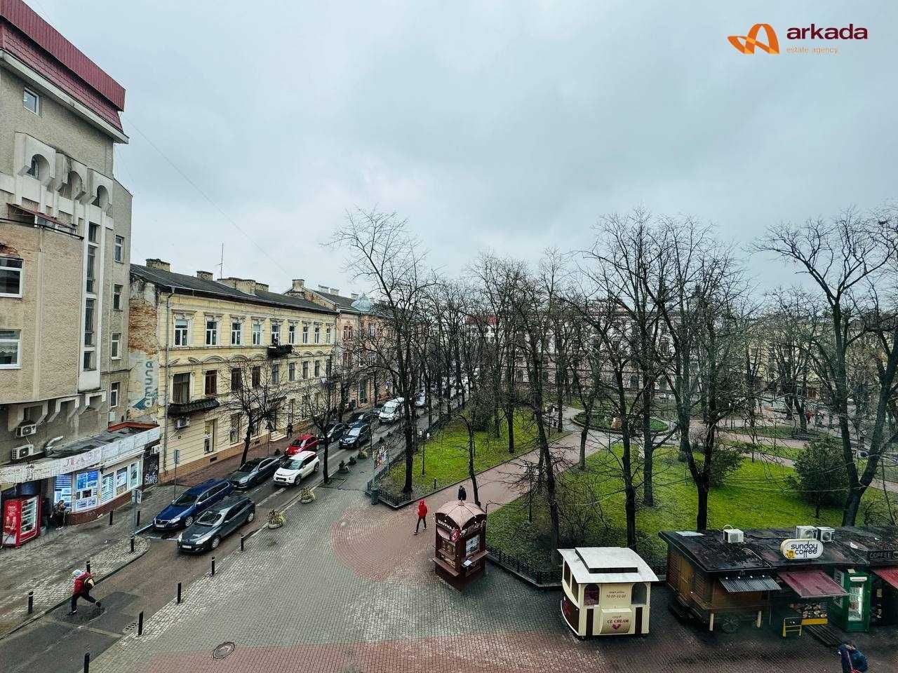 Пятикімнатна квартира в самісьнькому центрі Івано-Франківська.