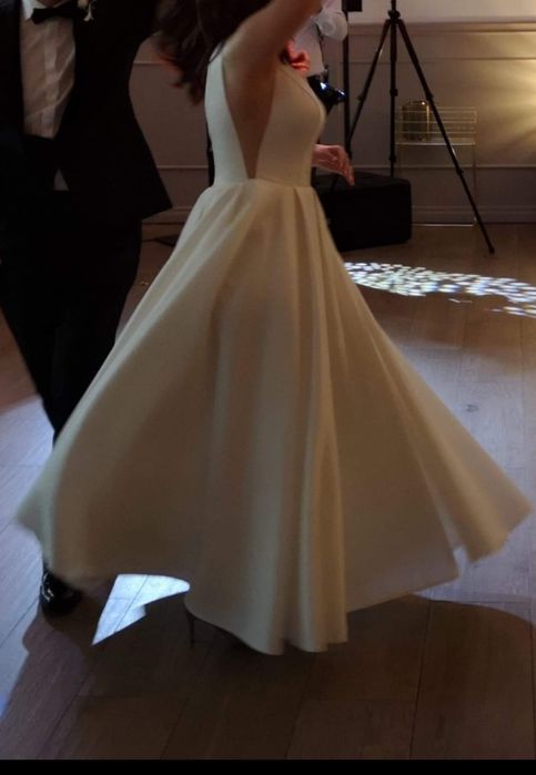 Suknia ślubna Genewa satyna piękna klasyczna