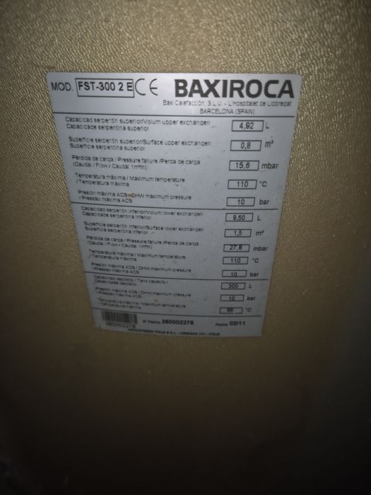 AQS depósito 300 litros Baxiroca FST300-2 NOVO com painel solar