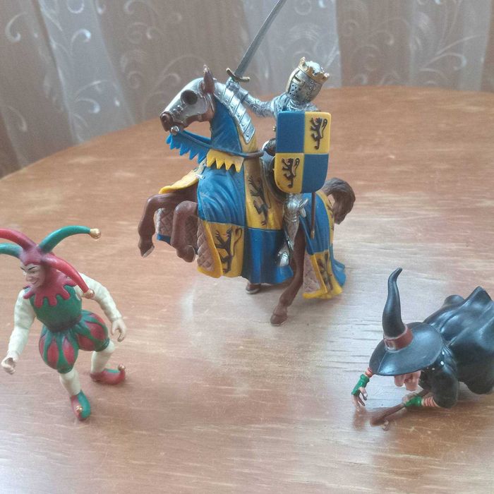 Фігурки Schleich - рицар, блазень та відьма