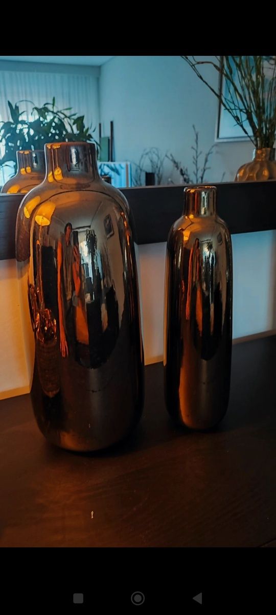 Conjunto lindíssimo de duas jarras