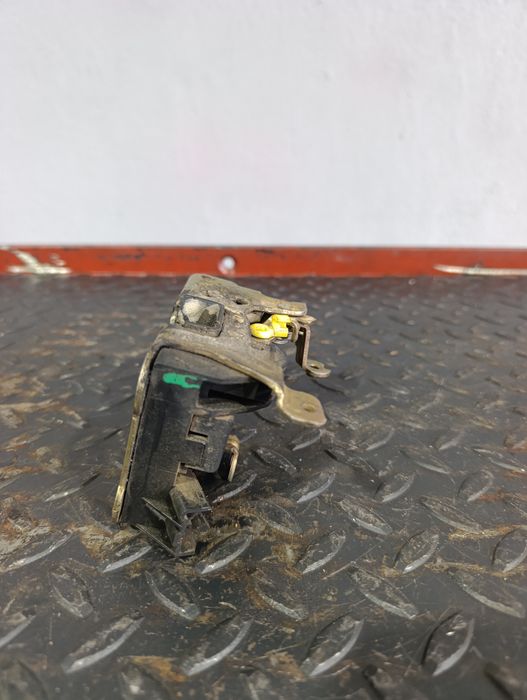 Fechadura frente esquerda Renault 8200727508