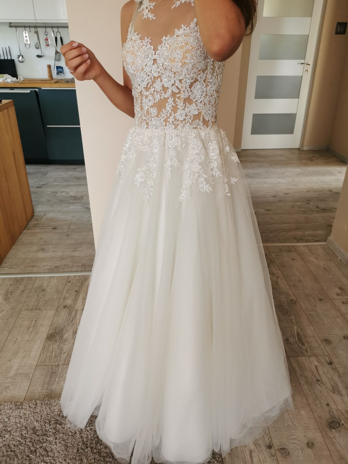 Suknia ślubna Annais Bridal z kołem