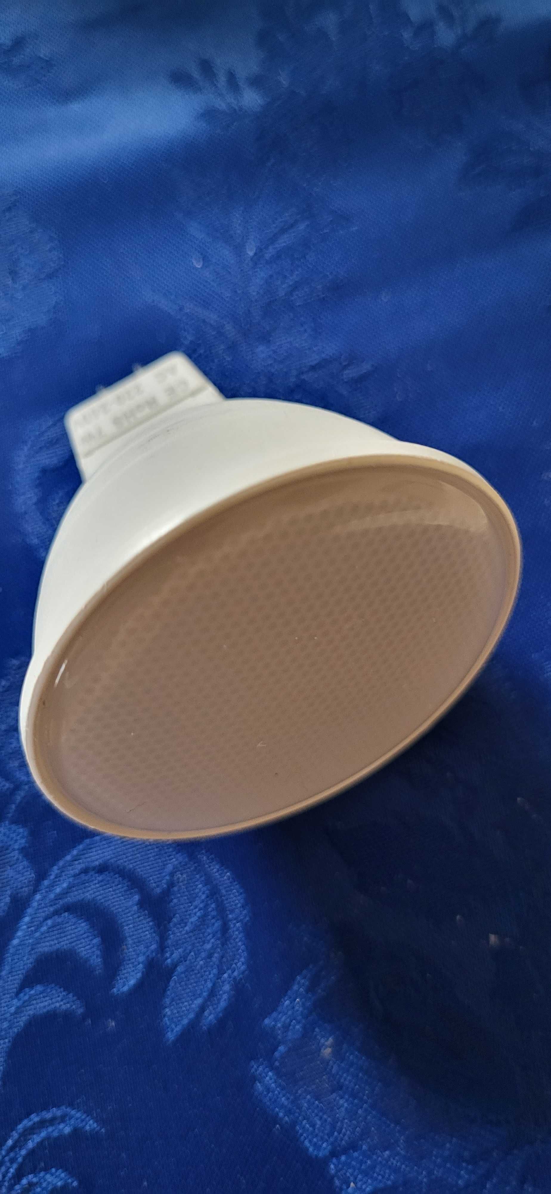 Sprzedam 3 żarówki LED 220 V MR 16
