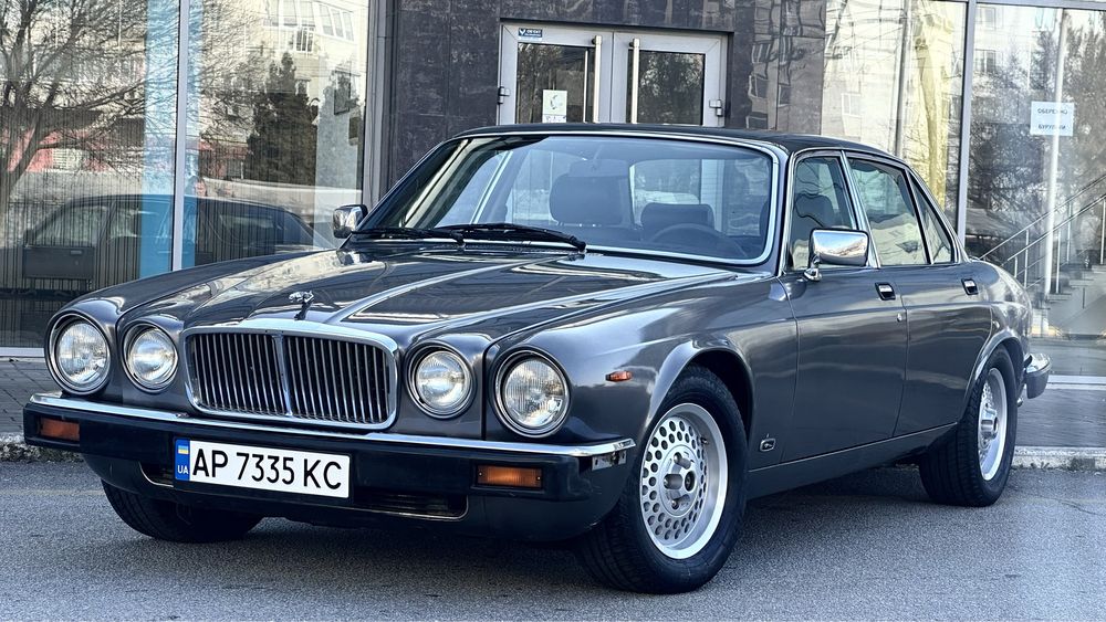 Продам эксклюзивный Jaguar XJ12 Daimler
