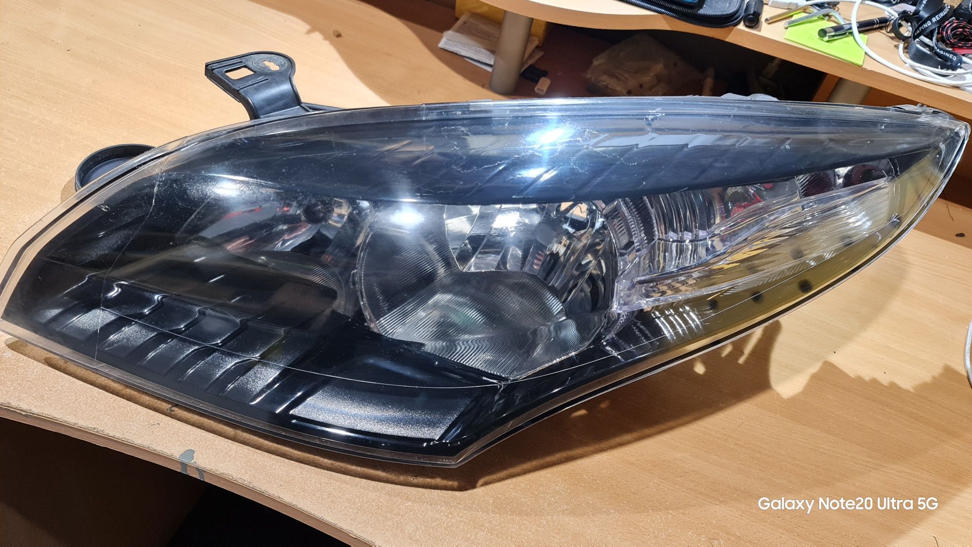 Lampa przednia reflektor lewy przód - Renault Megane 3 GT III